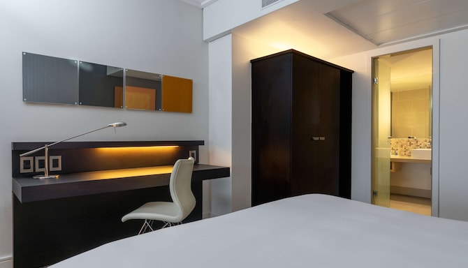 Radisson Blu Gautrain Hotel, Sandton Johannesburg - Junior Suite