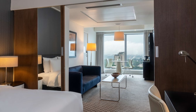 Radisson Blu Gautrain Hotel, Sandton Johannesburg - Junior Suite
