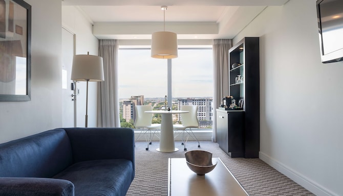 Radisson Blu Gautrain Hotel, Sandton Johannesburg - Junior Suite