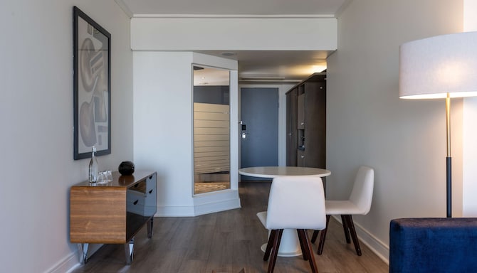 Radisson Blu Gautrain Hotel, Sandton Johannesburg - Junior suite