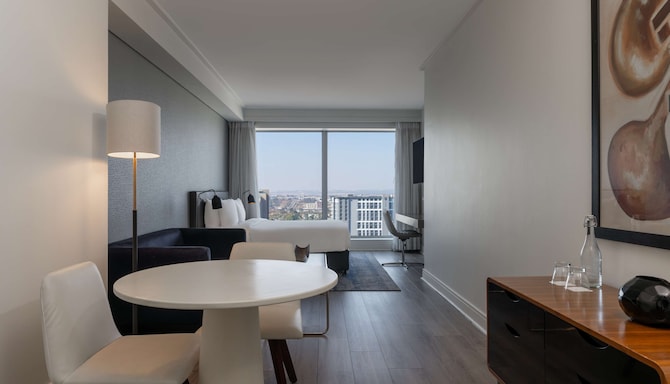 Radisson Blu Gautrain Hotel, Sandton Johannesburg - Junior suite