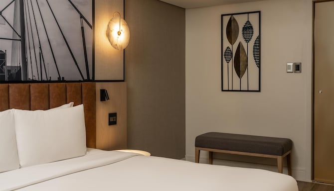 Radisson Blu Gautrain Hotel, Sandton Johannesburg - Junior Suite