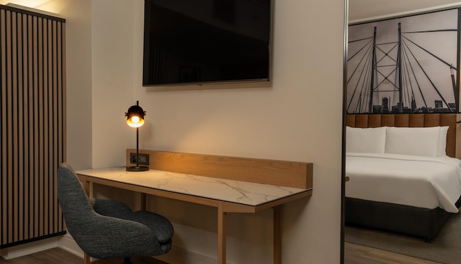 Radisson Blu Gautrain Hotel, Sandton Johannesburg - Junior Suite