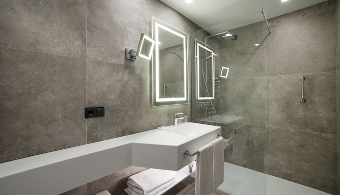 Radisson Blu GHR Hotel, Rome - Bagno in camera degli ospiti