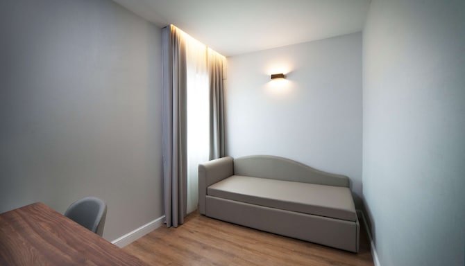 Radisson Blu GHR Hotel, Rome - Sofabed in Family Room