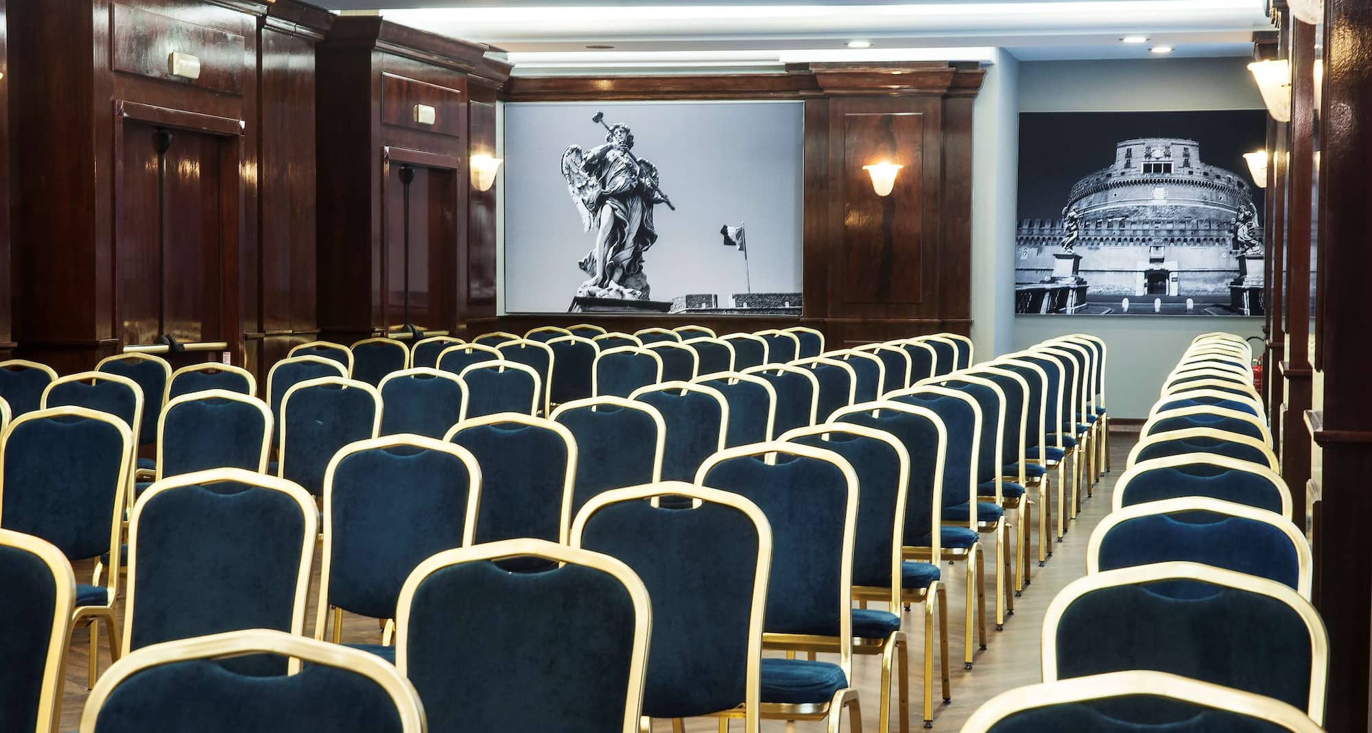 Radisson Blu GHR Hotel, Rome - Sala riunioni Civinini con allestimento a platea