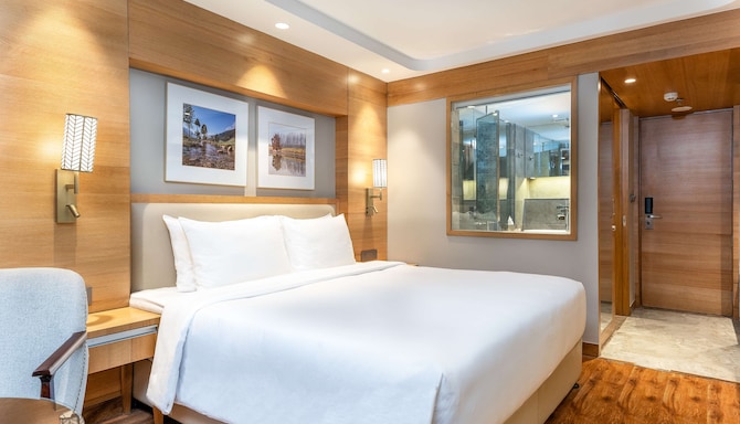 Radisson Blu Golf View Resort Pahalgam - Superior Room