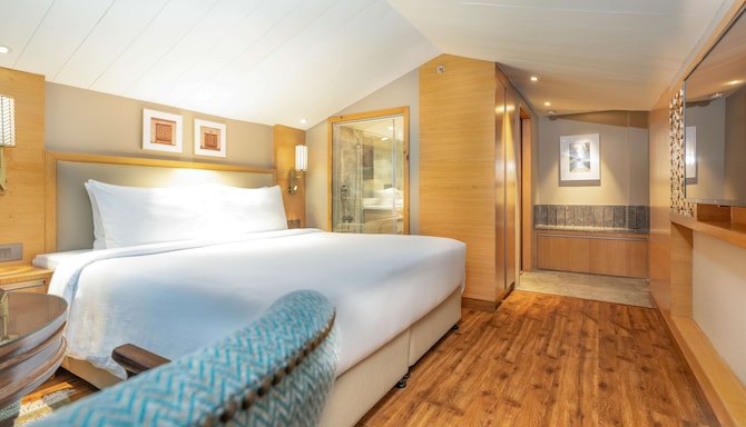 Radisson Blu Golf View Resort Pahalgam - Junior Suite with seperate living & bedroom area