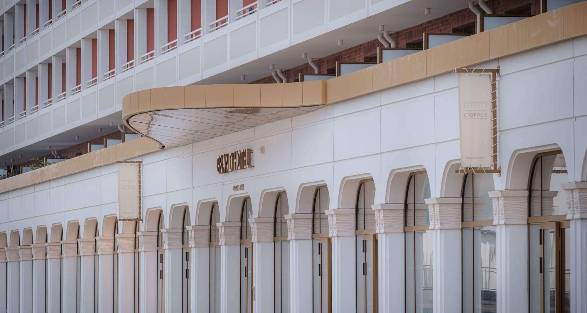 Radisson Blu Grand Hotel & Spa, Malo - Buitenzijde overdag