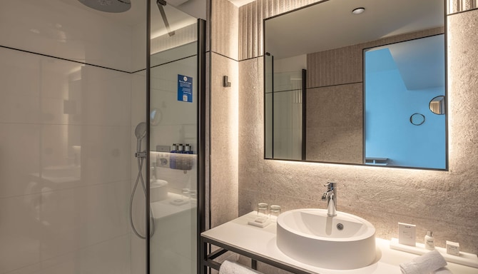 Radisson Blu Grand Hotel & Spa, Malo - Standard room bathroom