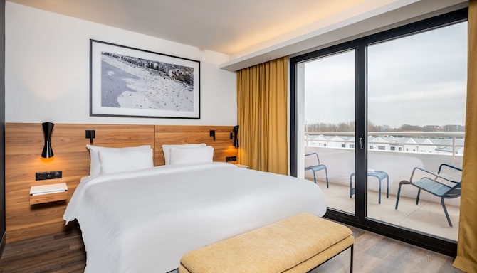 Radisson Blu Grand Hotel & Spa, Malo - Superior Room balcony
