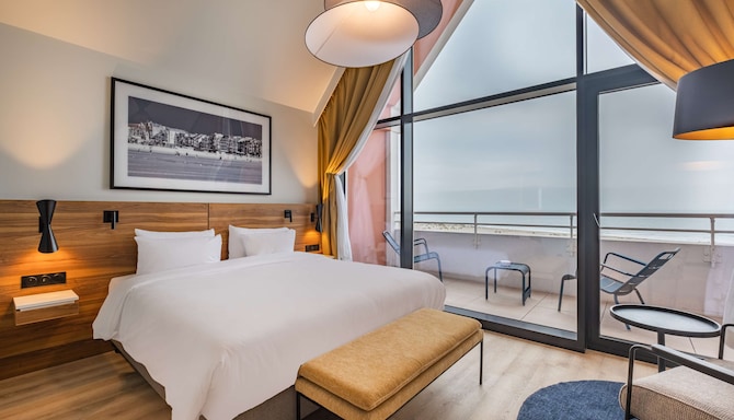 Radisson Blu Grand Hotel & Spa, Malo-Les-Bains - Superior Room Sea view balcony