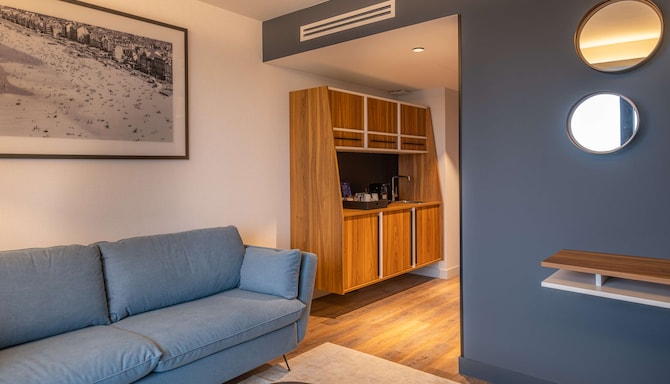 Radisson Blu Grand Hotel & Spa, Malo - Suite with balcony