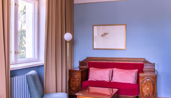 Radisson Blu Grand Hotel Tammer, Tampere - Superior Room sitting area