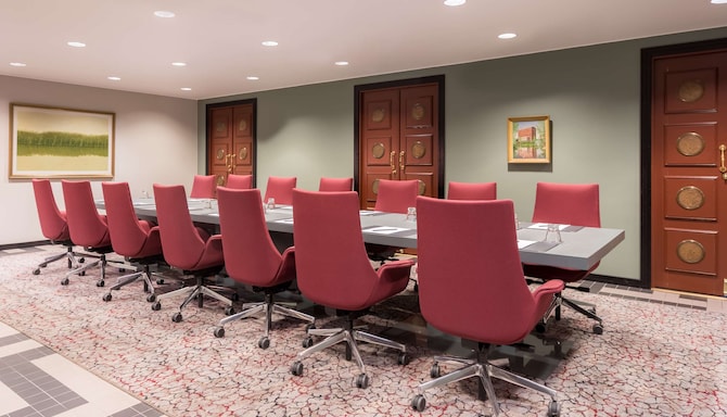 Radisson Blu Grand Hotel Tammer, Tampere - Alexander Grobowsky Boardroom
