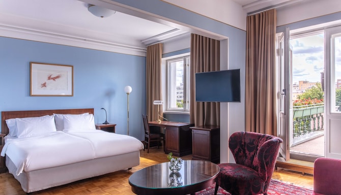 Radisson Blu Grand Hotel Tammer, Tampere - Tammerkoski Suite with balcony