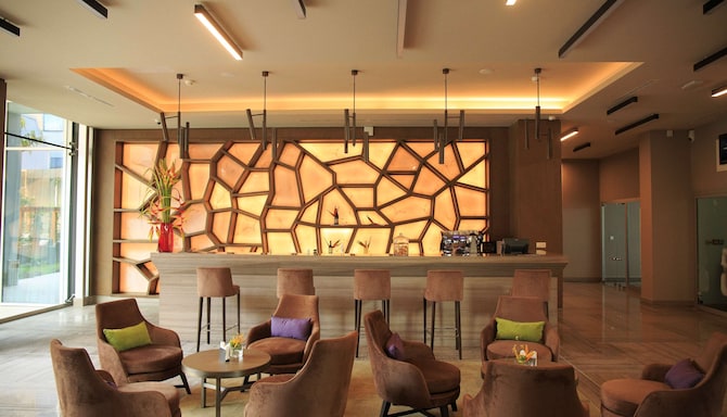 Radisson Blu Hotel, Abidjan Airport - Bar lounge