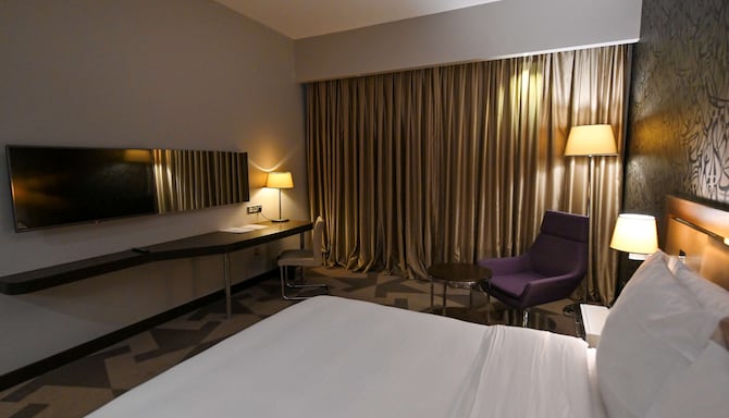 Radisson Blu Hotel, Abidjan Airport - Premium Room - garden view