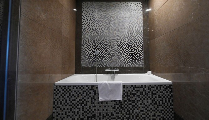 Radisson Blu Hotel, Abidjan Airport - Presidential Suite bathroom