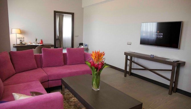 Radisson Blu Hotel, Abidjan Airport - Junior Suite