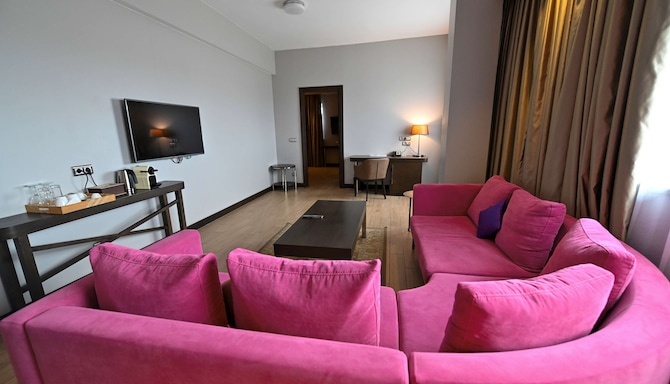 Radisson Blu Hotel, Abidjan Airport - Junior Suite