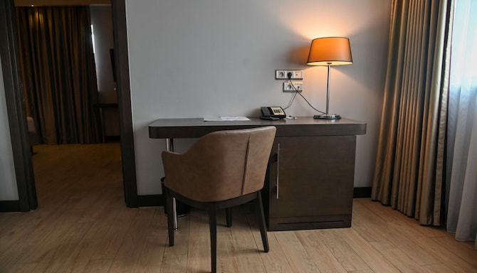 Radisson Blu Hotel, Abidjan Airport - Premium Suite