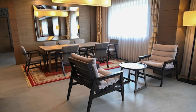 Radisson Blu Hotel, Abidjan Airport - Presidential Suite