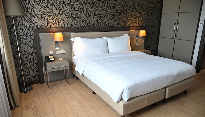 Radisson Blu Hotel, Abidjan Airport - Junior Suite