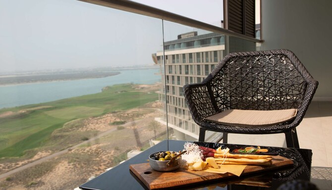 Radisson Blu Hotel, Abu Dhabi Yas Island - Guest room terrace
