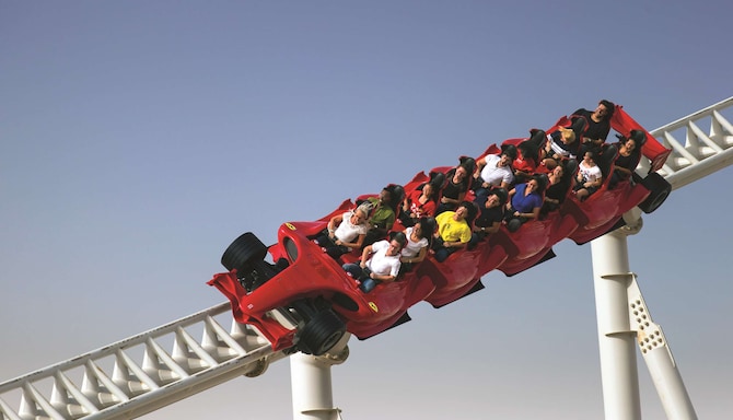 فندق راديسون بلو أبوظبي، جزيرة ياس - معلم جذب محلي