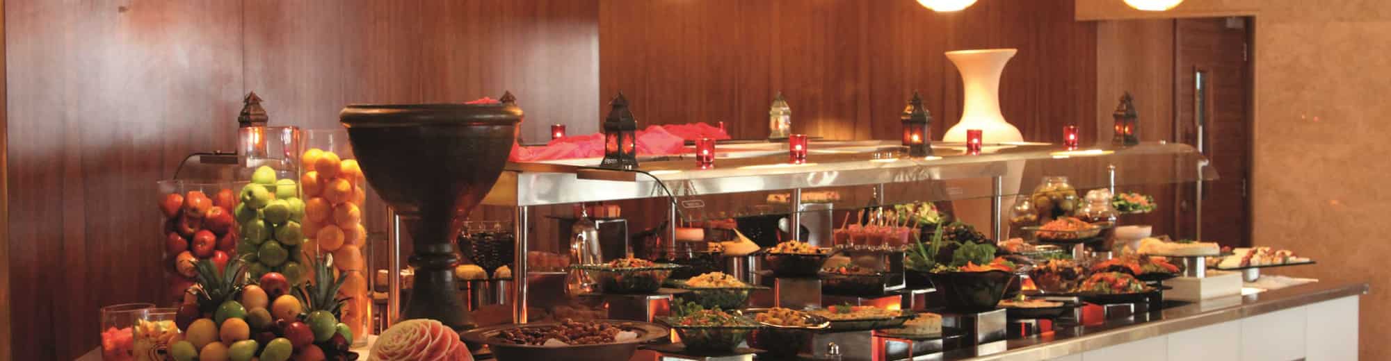 Radisson Blu Hotel, Abu Dhabi Yas Island - Restaurant buffet