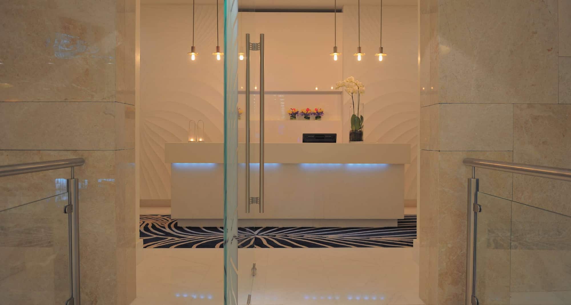 Radisson Blu Hotel, Abu Dhabi Yas Island - Spa reception desk
