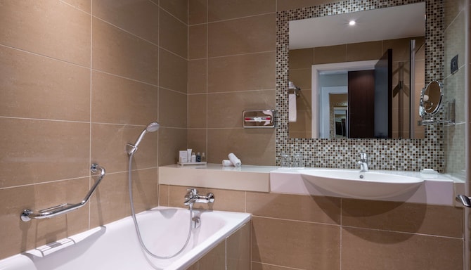 Radisson Blu Hotel, Addis Ababa - Bathroom