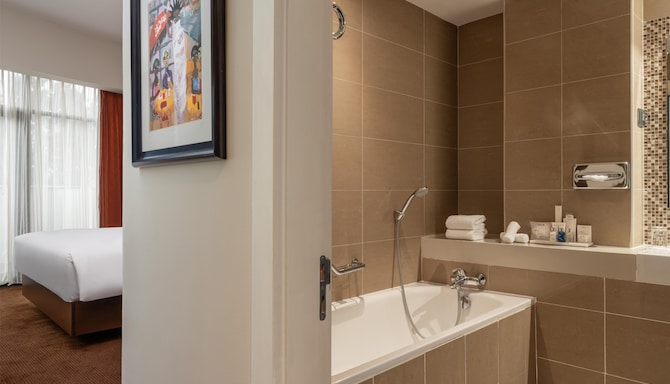 Radisson Blu Hotel, Addis Ababa - Bathroom