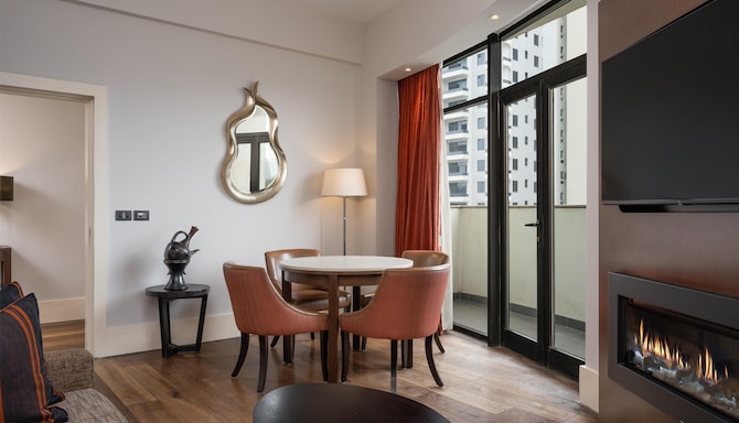 Radisson Blu Hotel, Addis Ababa - One Bedroom Suite Living area