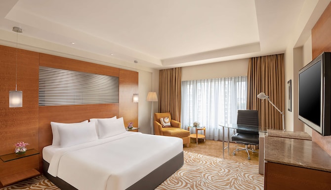 Radisson Blu Hotel Ahmedabad - Superior Room