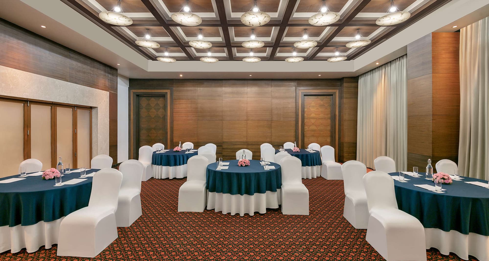 Radisson Blu Hotel Ahmedabad - Meeting Room