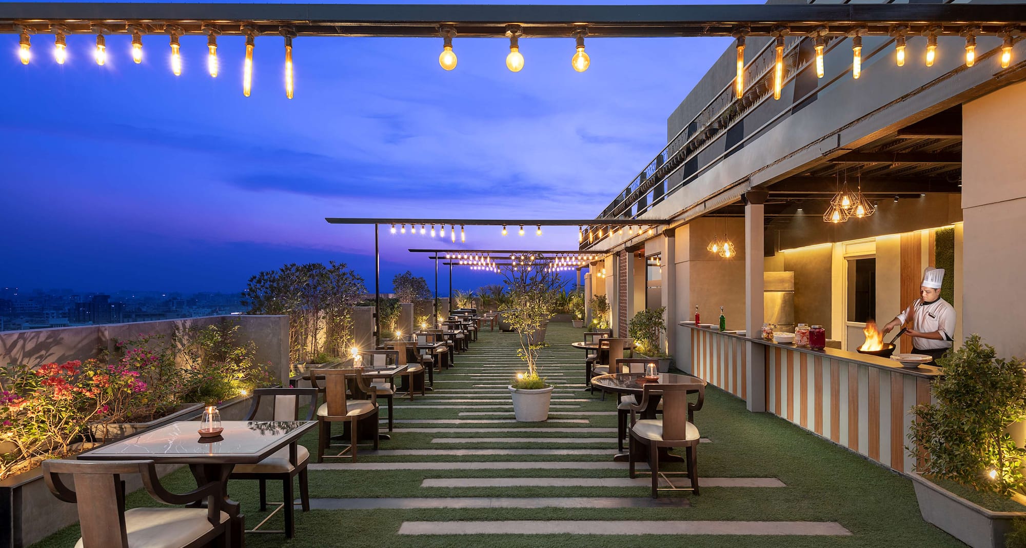 Radisson Blu Hotel Ahmedabad - Rooftop Restaurant