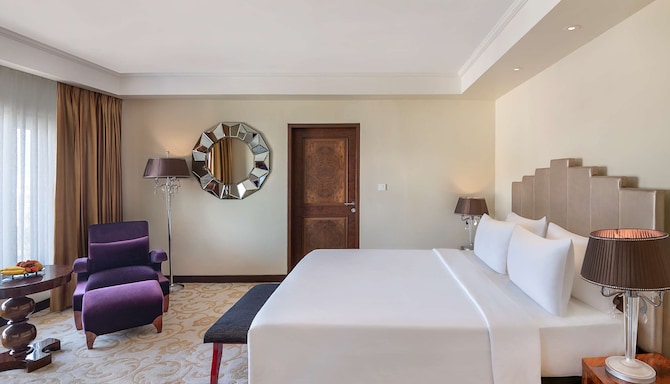 Radisson Blu Hotel Ahmedabad - Presidential Suite