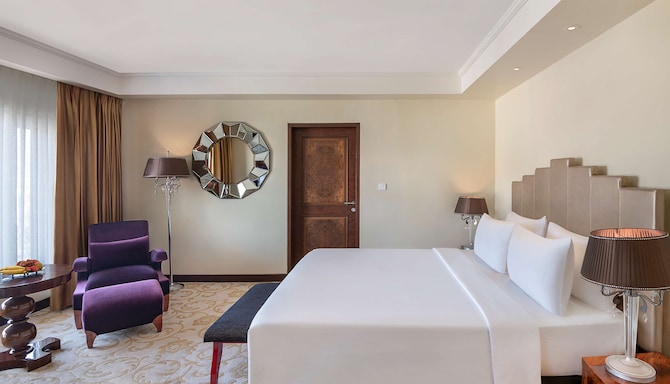 Radisson Blu Hotel Ahmedabad - Presidential Suite