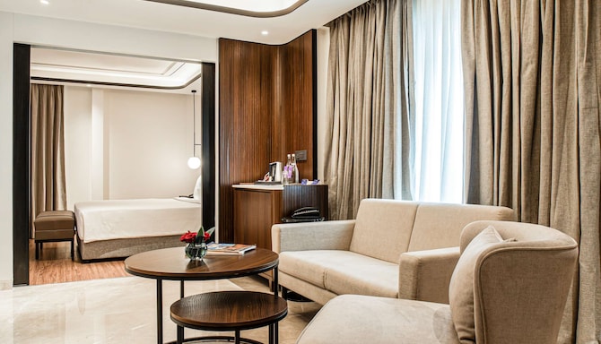 Radisson Blu Hotel, Ahmedabad - Junior Suite
