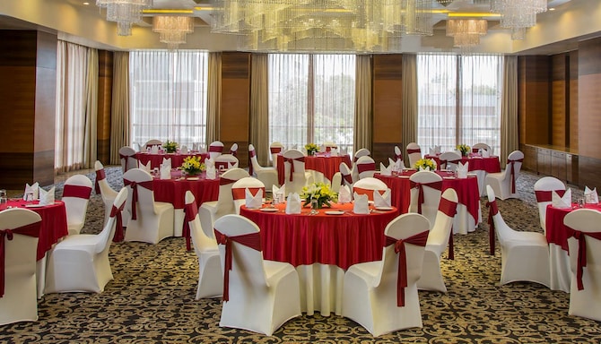 Radisson Blu Hotel Ahmedabad - Meeting Room Wedding Setup