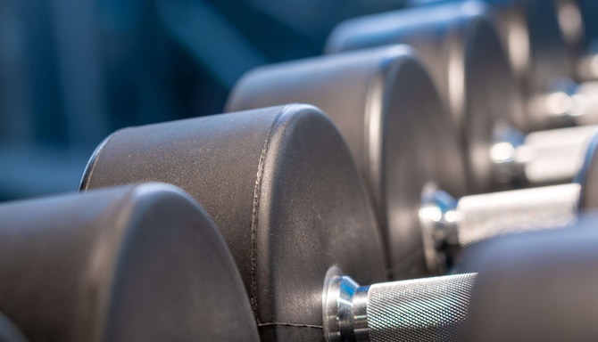 Radisson Blu Hotel, Ajman - Gym weights