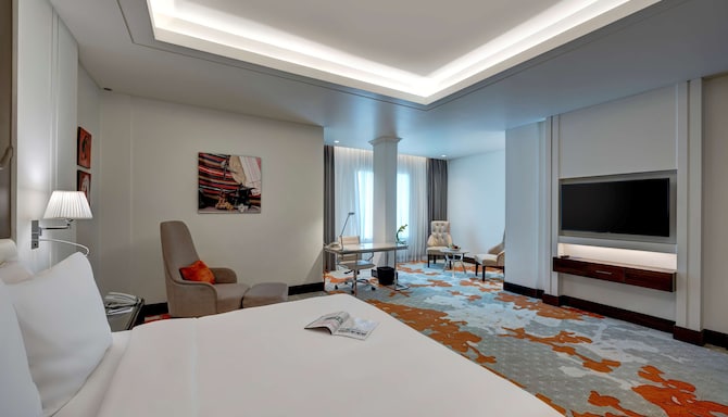 Radisson Blu Hotel, Ajman - Junior Suite with Lounge Access