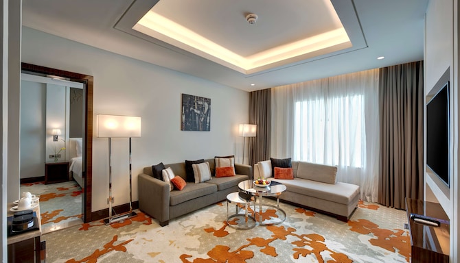 Radisson Blu Hotel, Ajman - Suite with Lounge Access