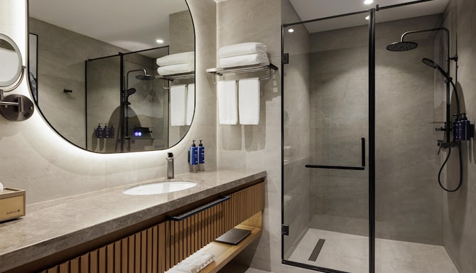 Radisson Blu Hotel, Almaty Airport - Люкс ванна