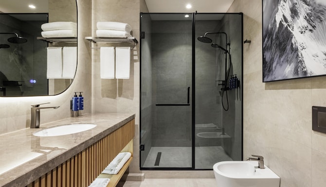 Radisson Blu Hotel, Almaty Airport - Люкс ванна