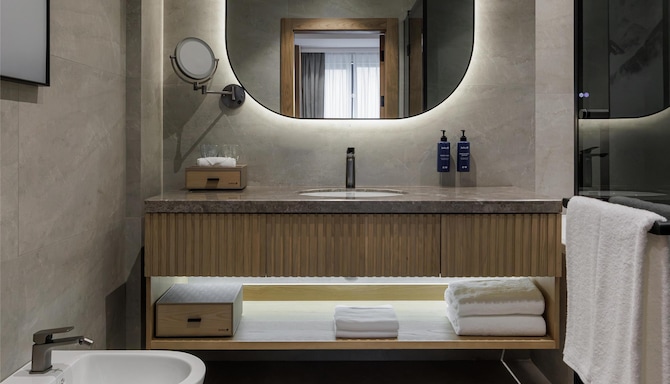 Radisson Blu Hotel, Almaty Airport - Люкс ванна