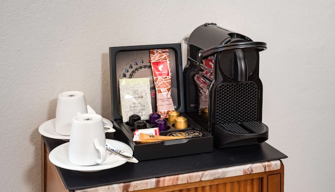 Radisson Blu Hotel, Altstadt Salzburg - One Bedroom Suite - Coffee Machine