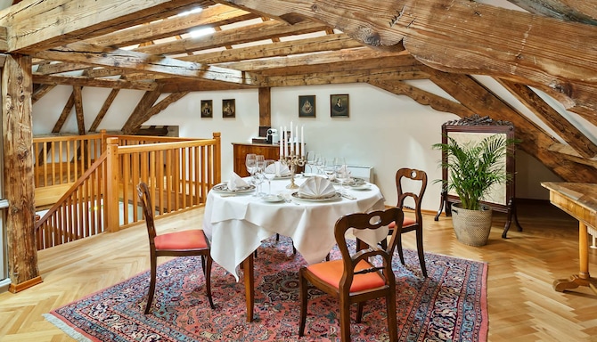 Radisson Blu Hotel, Altstadt Salzburg - Kaiser Suite Set Dinner Table
